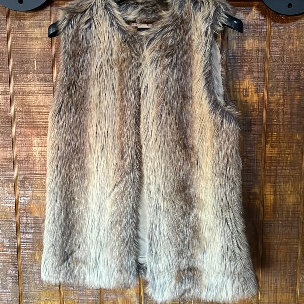 Gorgeous Fur vest that dresses up your outfit. Only worn twice.